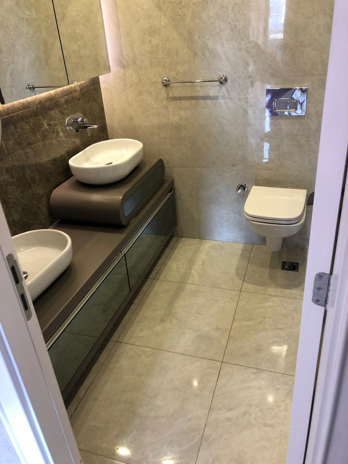 Mersin boş daire temizliği sonrası temizlenmiş banyo